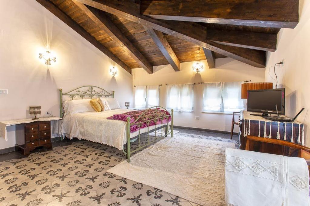 Romantic Liberty Appartamento In Villa Su Due Livelli Alghero Exterior photo